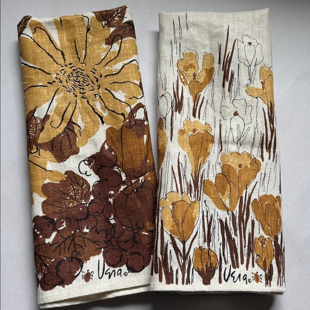 Vintage Vera Neumann crocus, Tulip linen Tea Towels 2-pc. Brown/Gold Florals